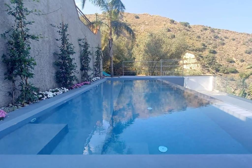 Suite Apartments Branco - Infinity Pool & Sea View - 5 Minuti Dal Centro Taormina Exterior foto
